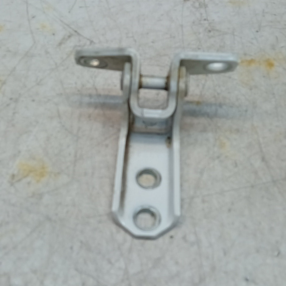 MITSUBISHI OUTLANDER MK3  FRONT DOOR HINGE PANEL A523 A046834 FM001636