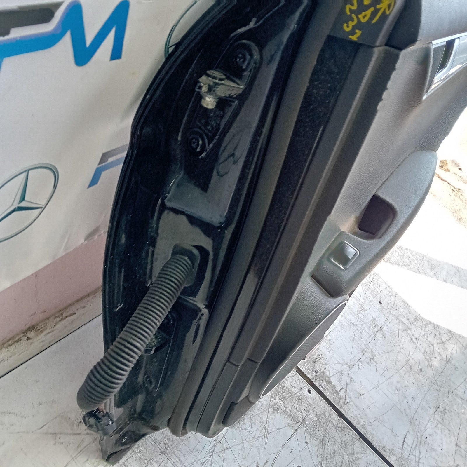 MERCEDES C-CLASS W204 DRIVER REAR DOOR OSR GREY 2008-14 FMD231