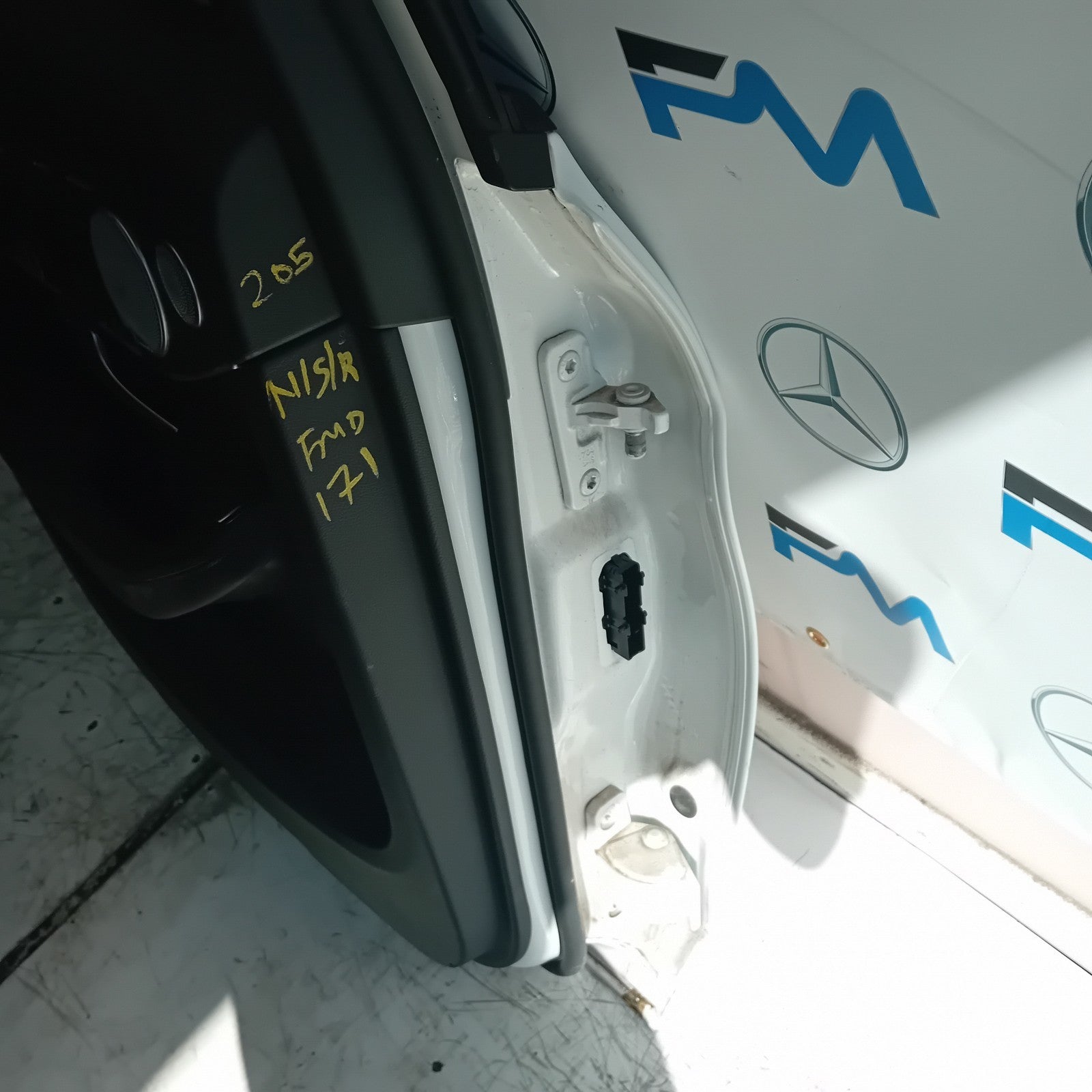 MERCEDES C-CLASS W205 COUP PASSENGER REAR DOOR NSR WHITE 2014 ON COMPLETE FMD171