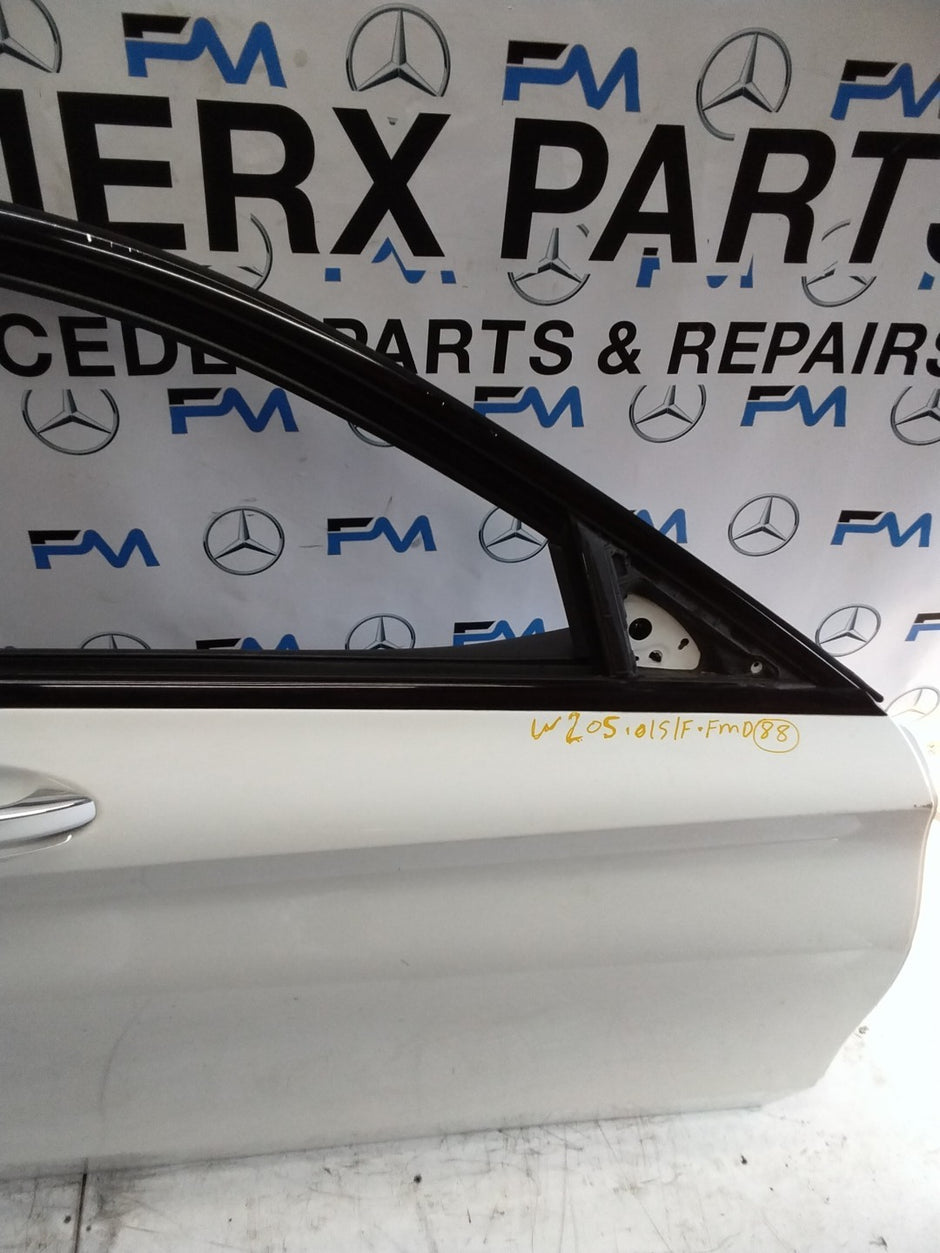 MERCEDES BENZ C-CLASS W205 DRIVER SIDE FRONT DOOR O/S/F COMPLETE WHITE  FMD88