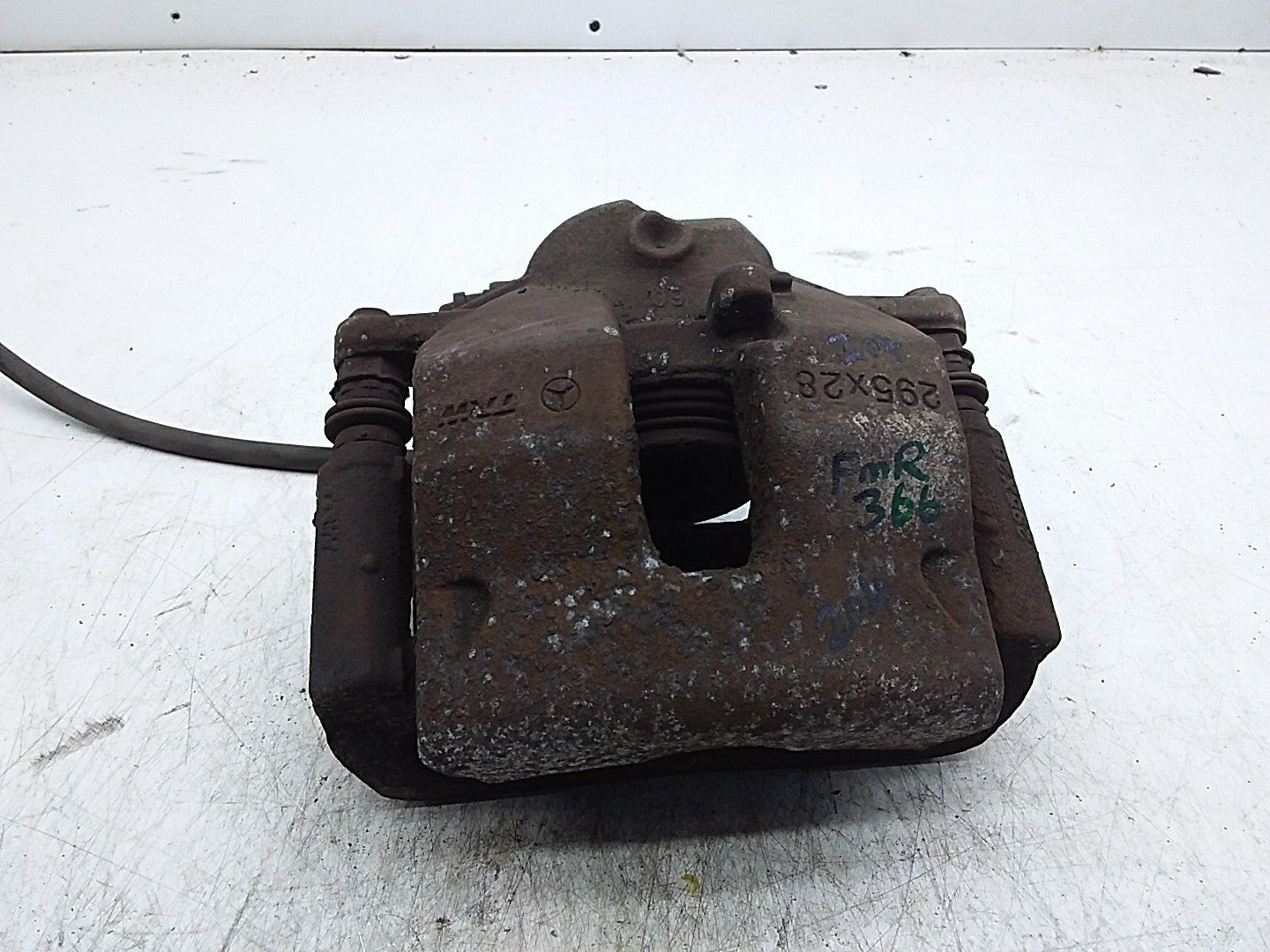 MERCEDES BENZ  C-CLASS W204 WHEEL BRAKE CALIPER  LEFT PASSENGER SIDE FMR366