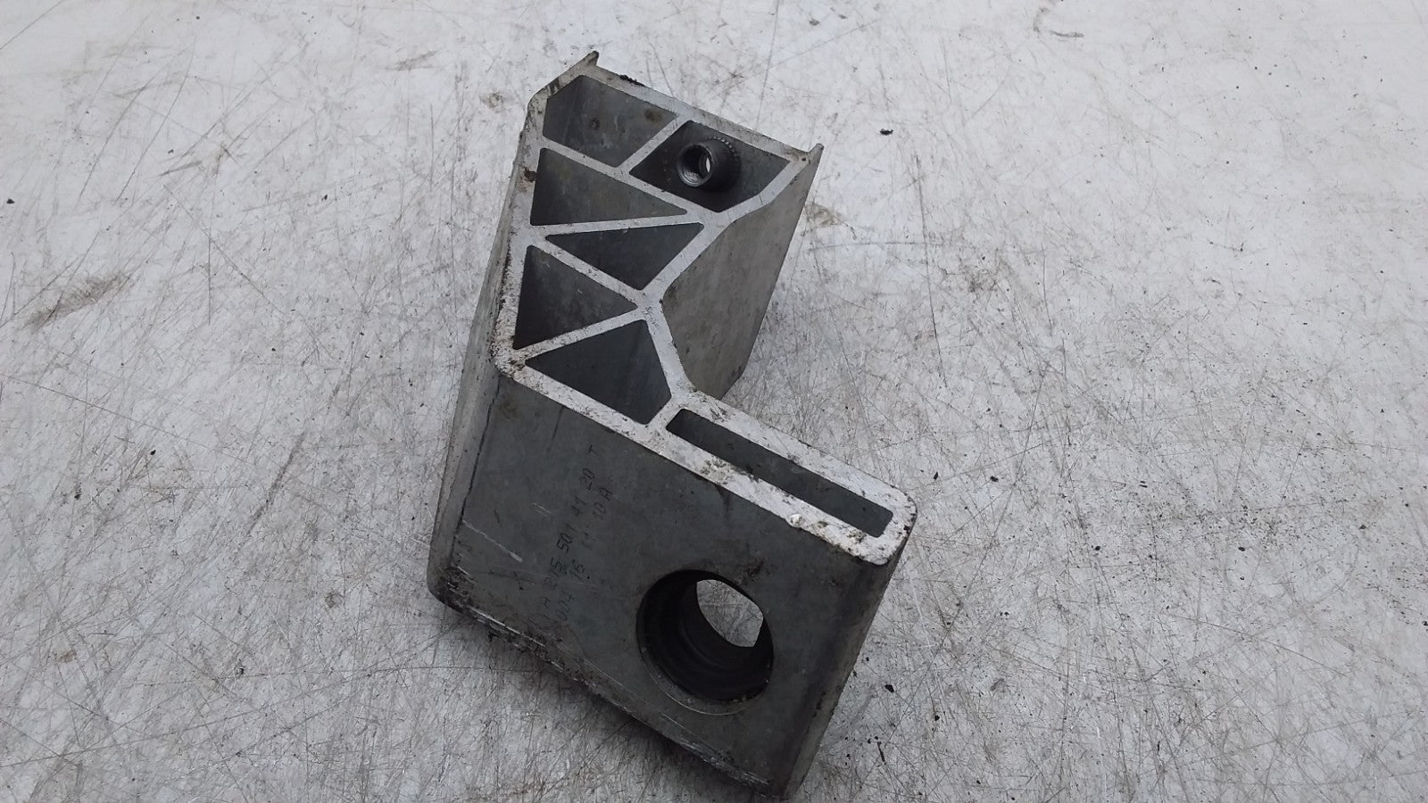 MERCEDES BENZ  C-CLASS  RADIATOR MOUNTING BRACKET LEFT SIDE A2055014120 FMR404