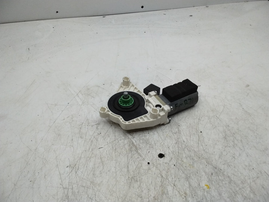 MERCEDES BENZ CLA W117 PASSENGER REAR SIDE WINDOW MOTOR A55382110 FMR71