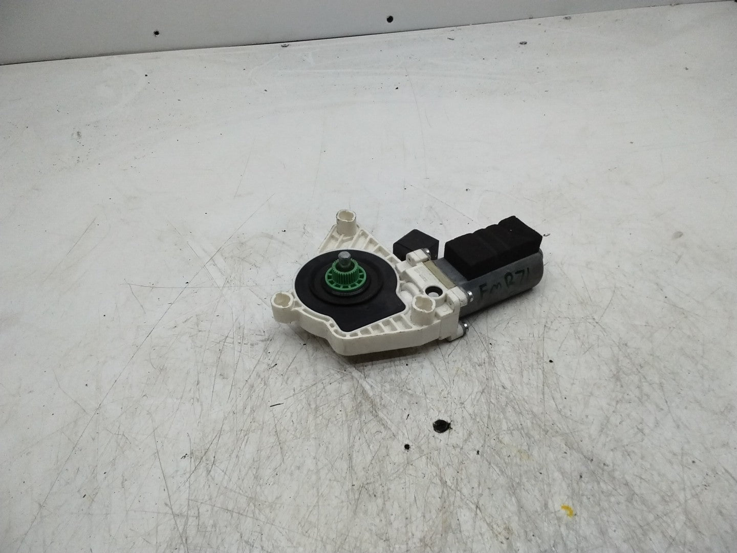 MERCEDES BENZ CLA W117 PASSENGER REAR SIDE WINDOW MOTOR A55382110 FMR71