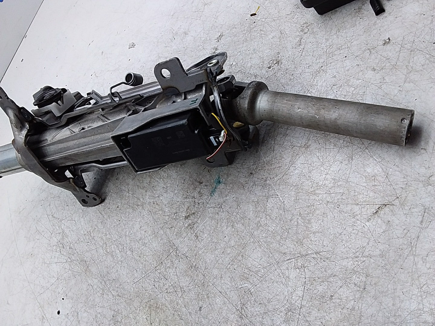 MERCEDES BENZ  B-CLASS W247  ADJUSTABLE STEERING COLUMN A2474608900 FMR490