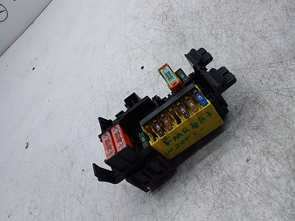 MERCEDES BENZ  C-CLASS W205  FUSE BOX RELAY BOX A2059067200 FMR483
