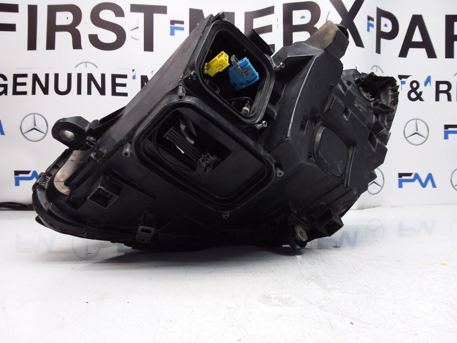 2015 MERCEDES C-CLASS W205 O/S HEADLIGHT  A2059069801 FMH57 LED INTELLIGENT 