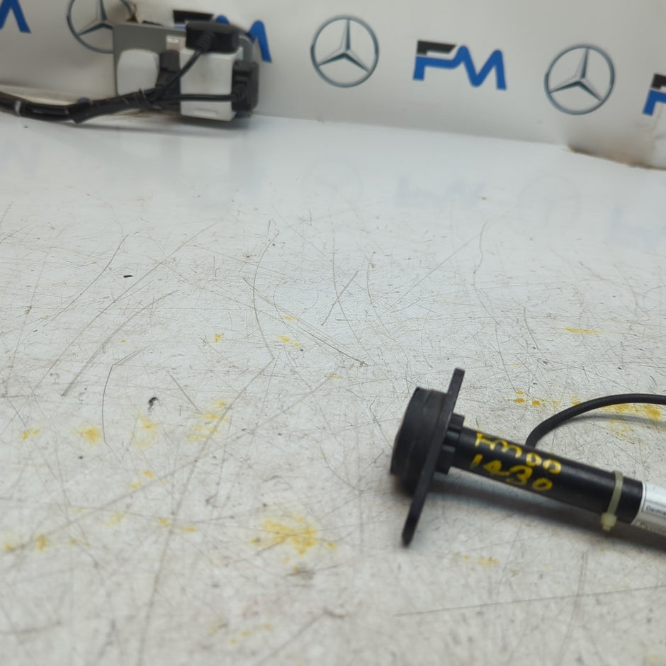 MERCEDES C CLASS W205 BONNET PEDESTRIAN ACTUATOR A2059060002 2014 FM001430