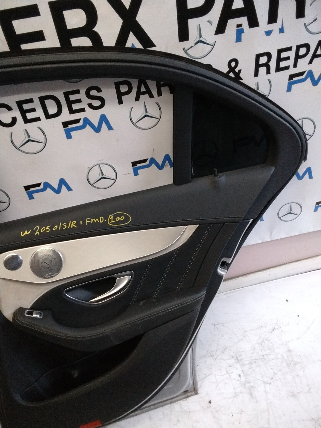 MERCEDES BENZ  C-CLASS W205 DRIVER SIDE REAR DOOR O/S/R COMPLETE SILVER FMD100