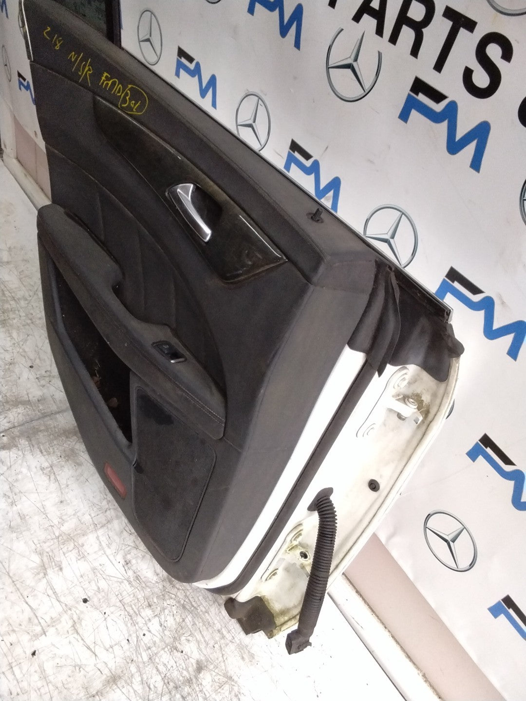 MERCEDES CLS W218  COUPE PASSENGER REAR DOOR NSR WHITE 2011-17 COMPLETE FMD301