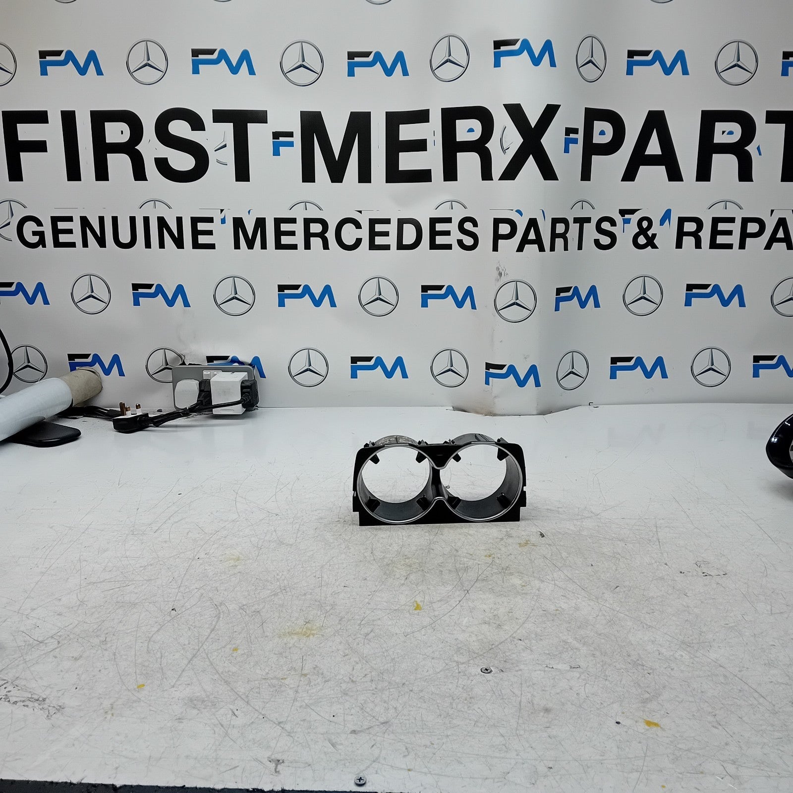 MERCEDES BENZ  S-CLASS W222 CENTRE CONSOLE CUP HOLDER 2015 A2226830075 FM001484