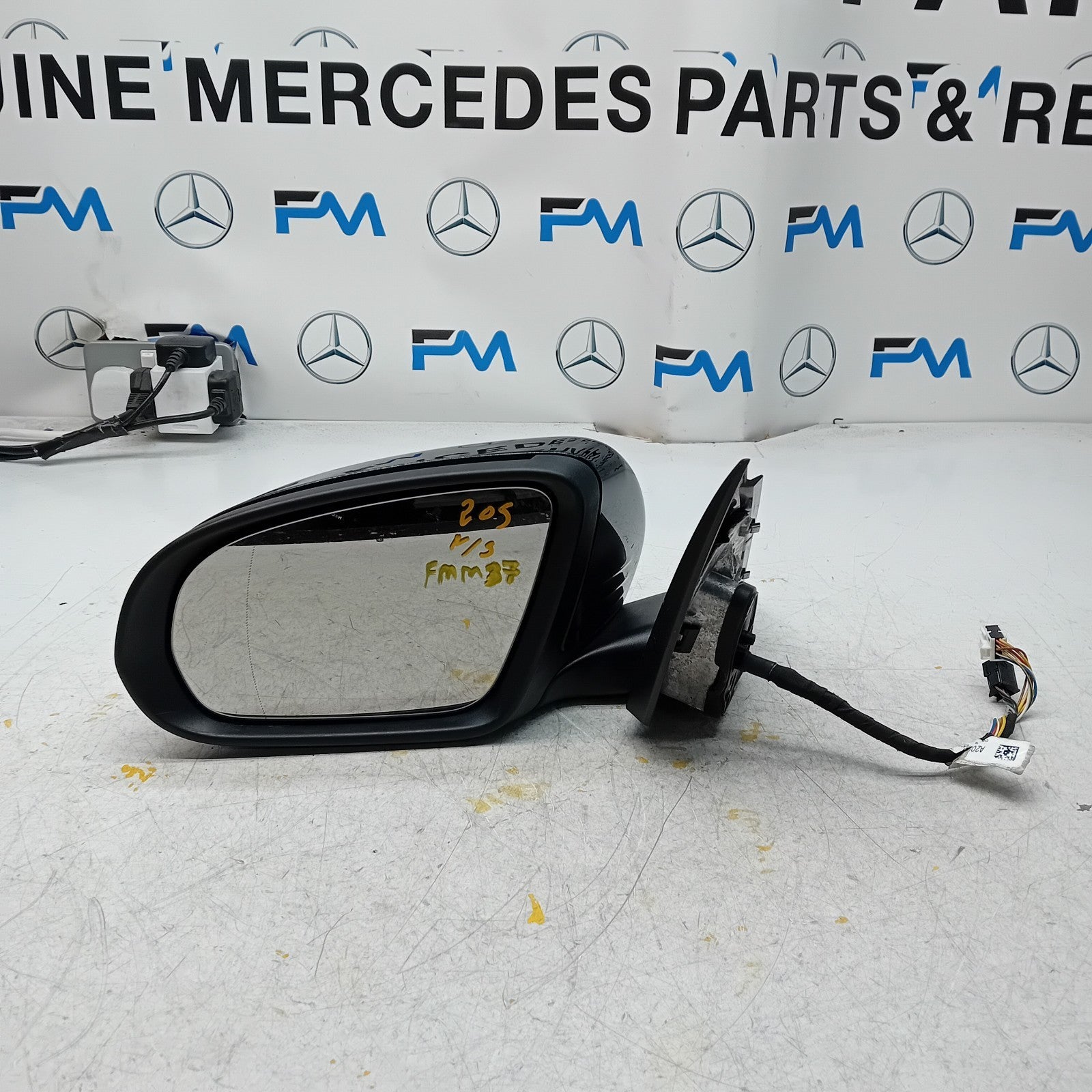 MERCEDES C-CLASS  W205 PASSENGER SIDE WING MIRROR A2058104702 BLACK PL FMM37