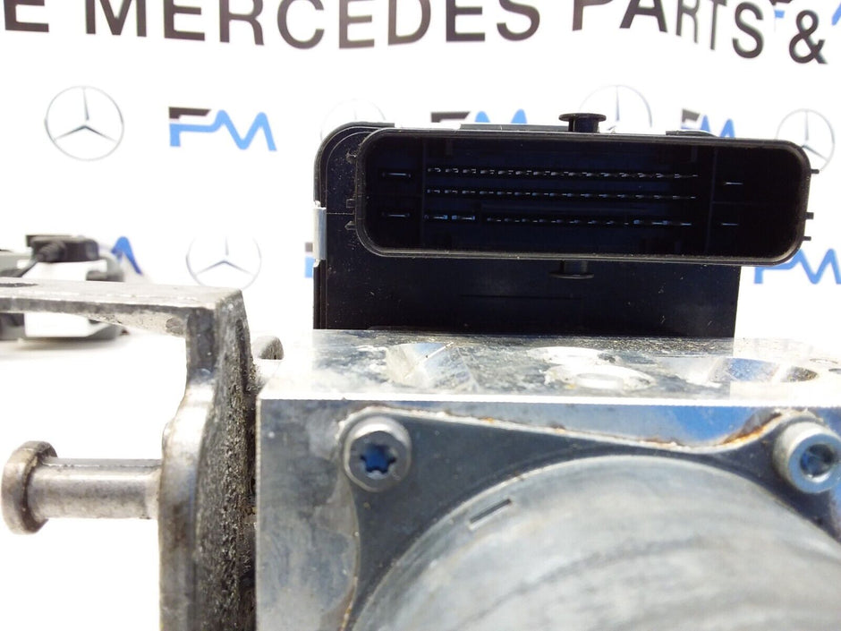 MERCEDES C-CLASS W205 ABS PUMP MODULE CONTROL UNIT A2539011600 FM00430