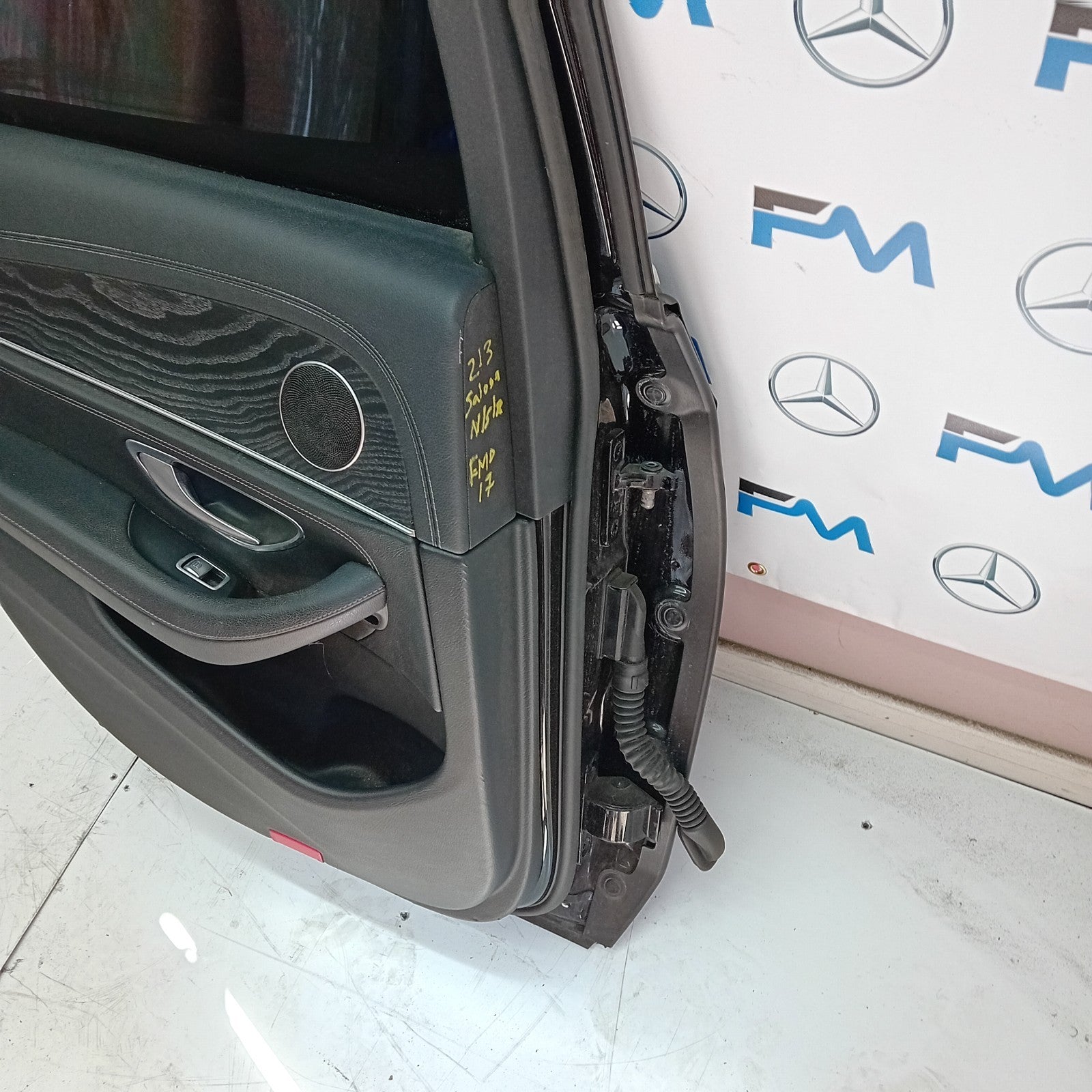 MERCEDES BENZ E CLASS SALOON W213 PASSENGE SIDE REAR DOOR ( NEAR REAR ) FMD17