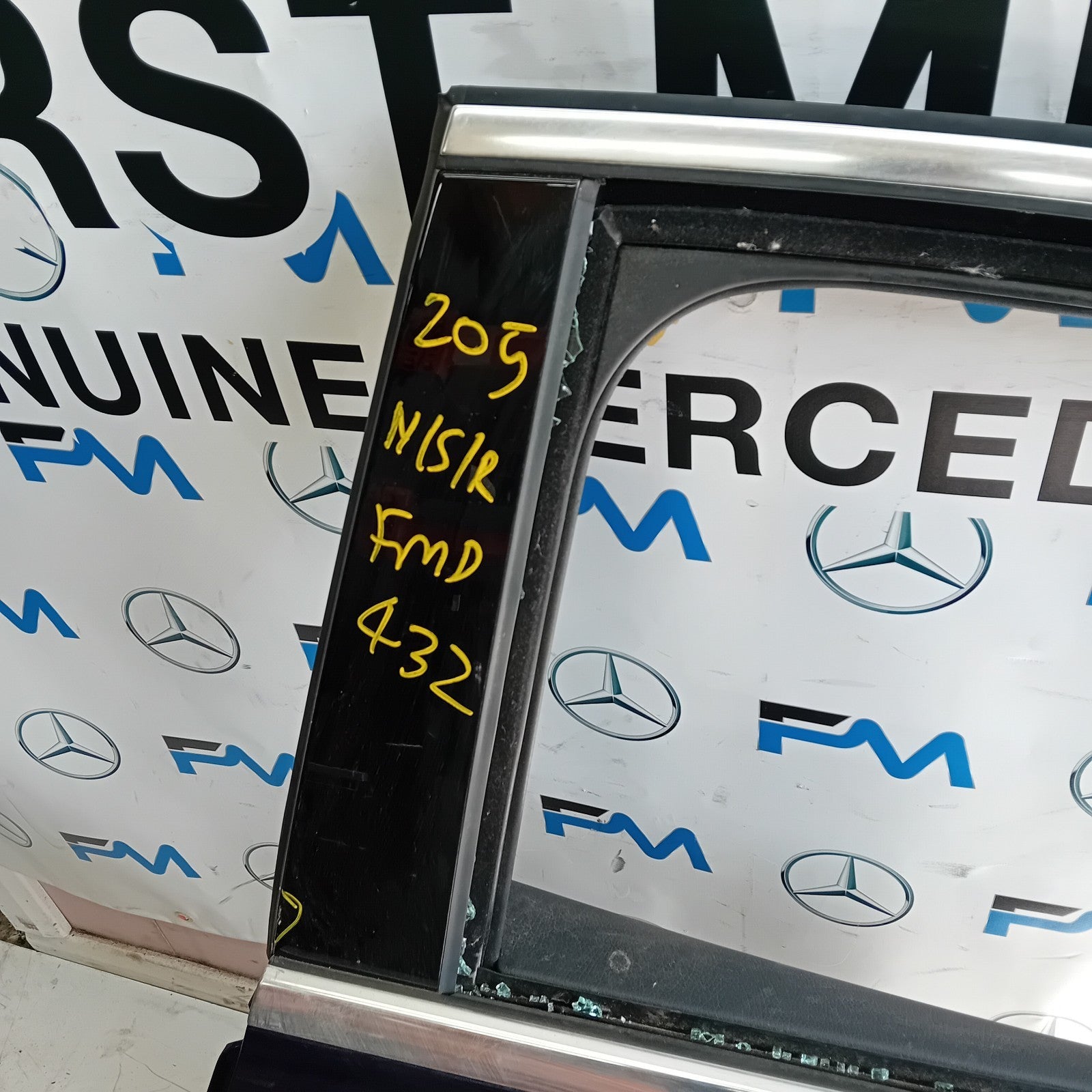 MERCEDES C-CLASS W205 SLN DRIVER REAR DOOR OSR BLUE 2014 ON COMPLETE FMD432