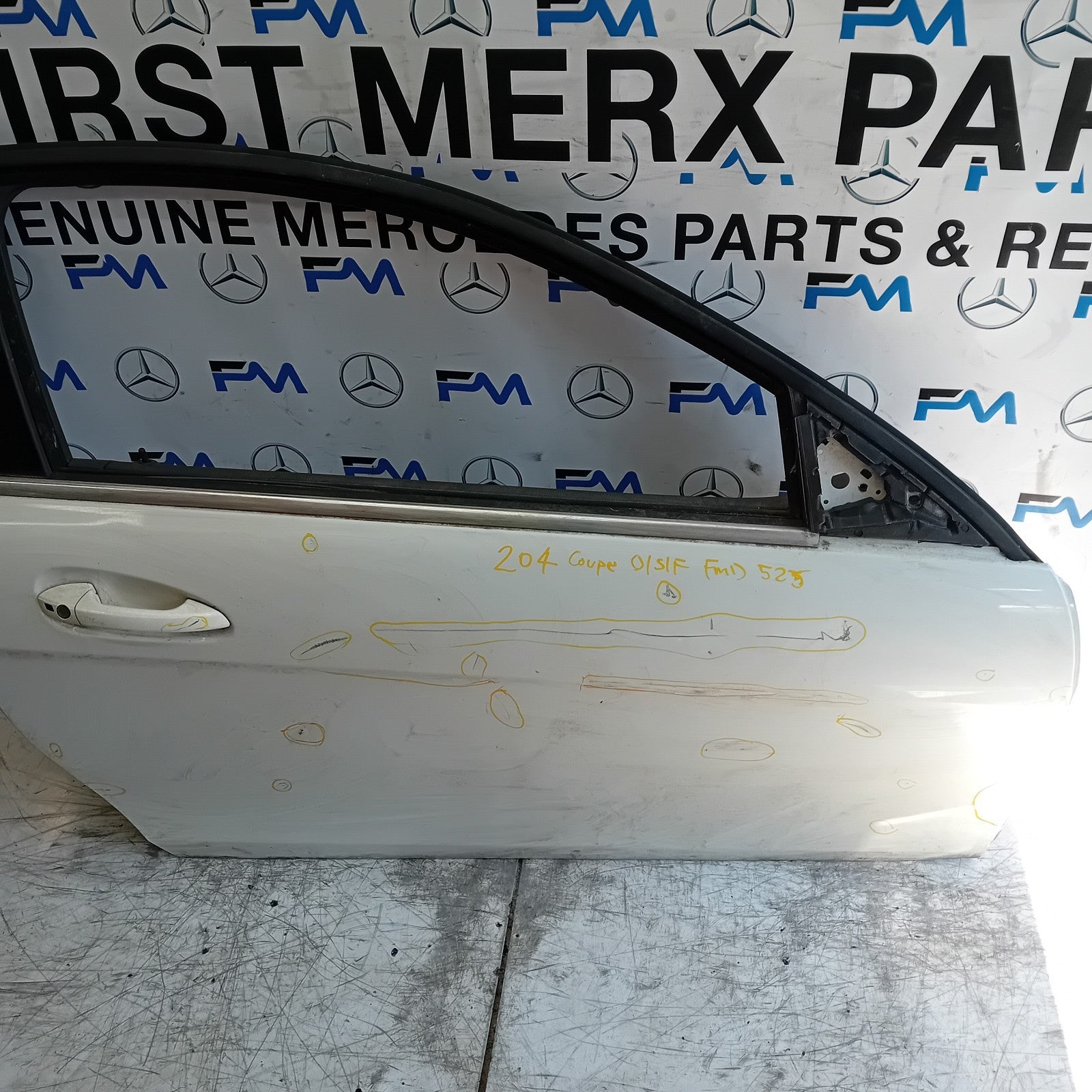MERCEDES BENZ C-CLASS W212 COUPE DRIVER FRONT DOOR OSF 2012 WHITE COMPLET FMD525
