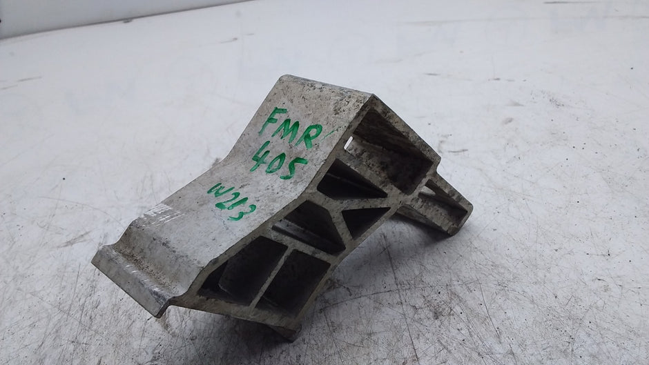 MERCEDES BENZ  E-CLASS W213 RADIATOR MOUNTING BRACKET  FMR405