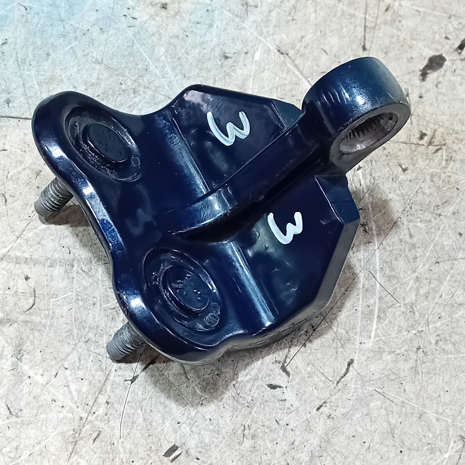 DOOR HINGE MERCEDES W176 REAR RIGHT O/S TOP UPPER BLUE A046572