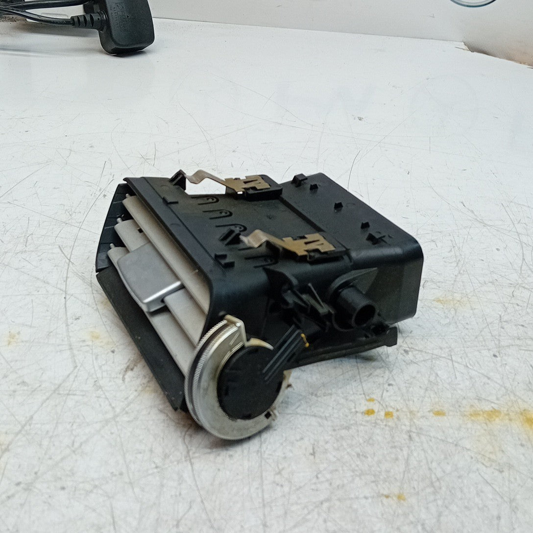 MERCEDES BENZ  E-CLASS W212 DASHBOARD  AIR VENT 2016 A21268303354 FM001546