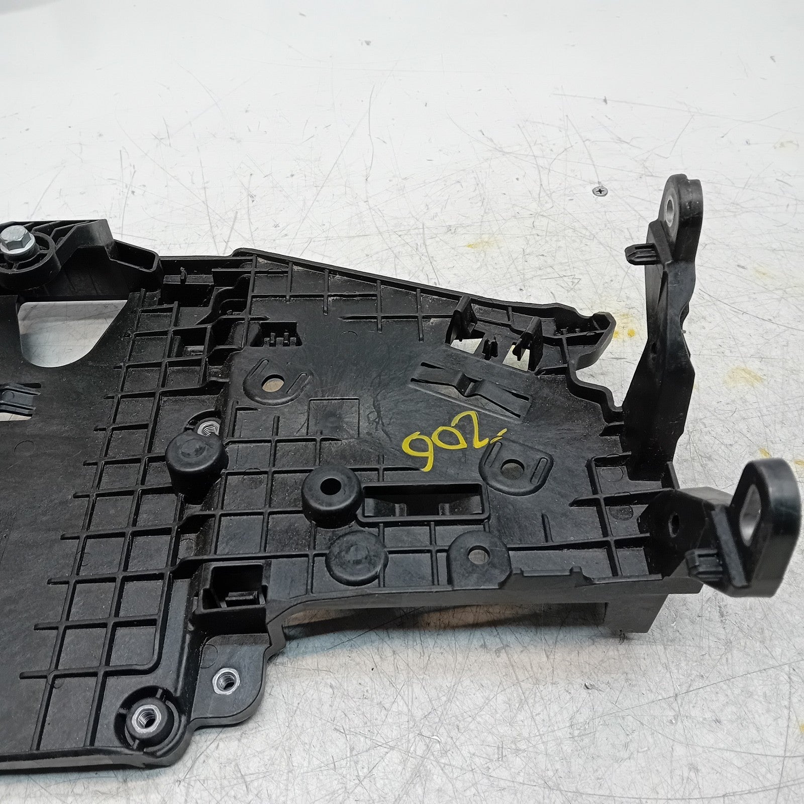 MERCEDES C-CLASS W206 PARKING SENSOR CONTROL UNIT HOLDER A2065451000 FM001469