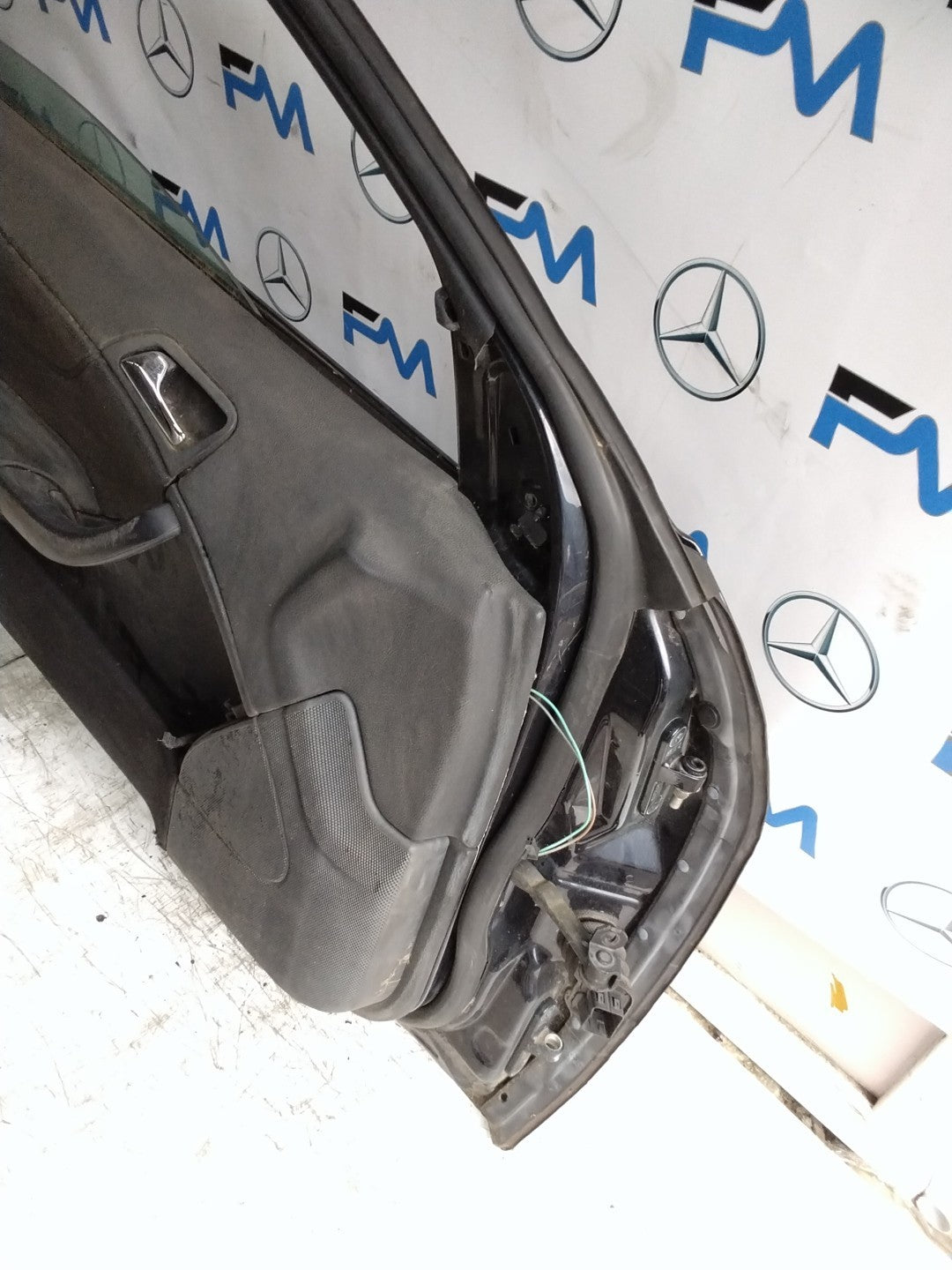MERCEDES C-CLASS W203  PASSENGER FRONT DOOR NSF BLACK 2001-2004 COMPLETE FMD306