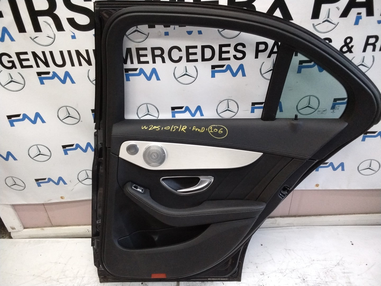 MERCEDES BENZ  C-CLASS W2O5 DRIVER SIDE REAR DOOR O/S/R COMPLETE GREY FMD106