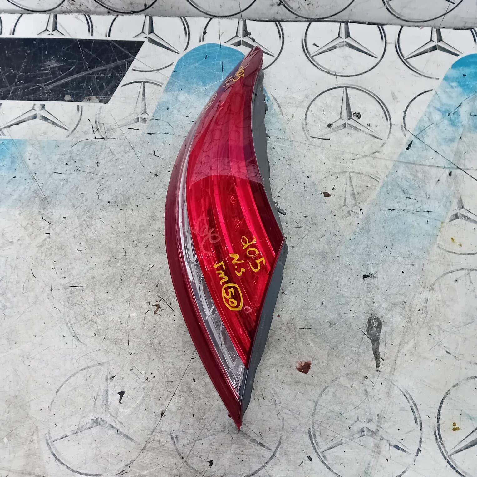 MERCEDES BENZ C-CLASS COUPE W205 PASSENGER SIDE REAR TAIL LIGHT A2059066300