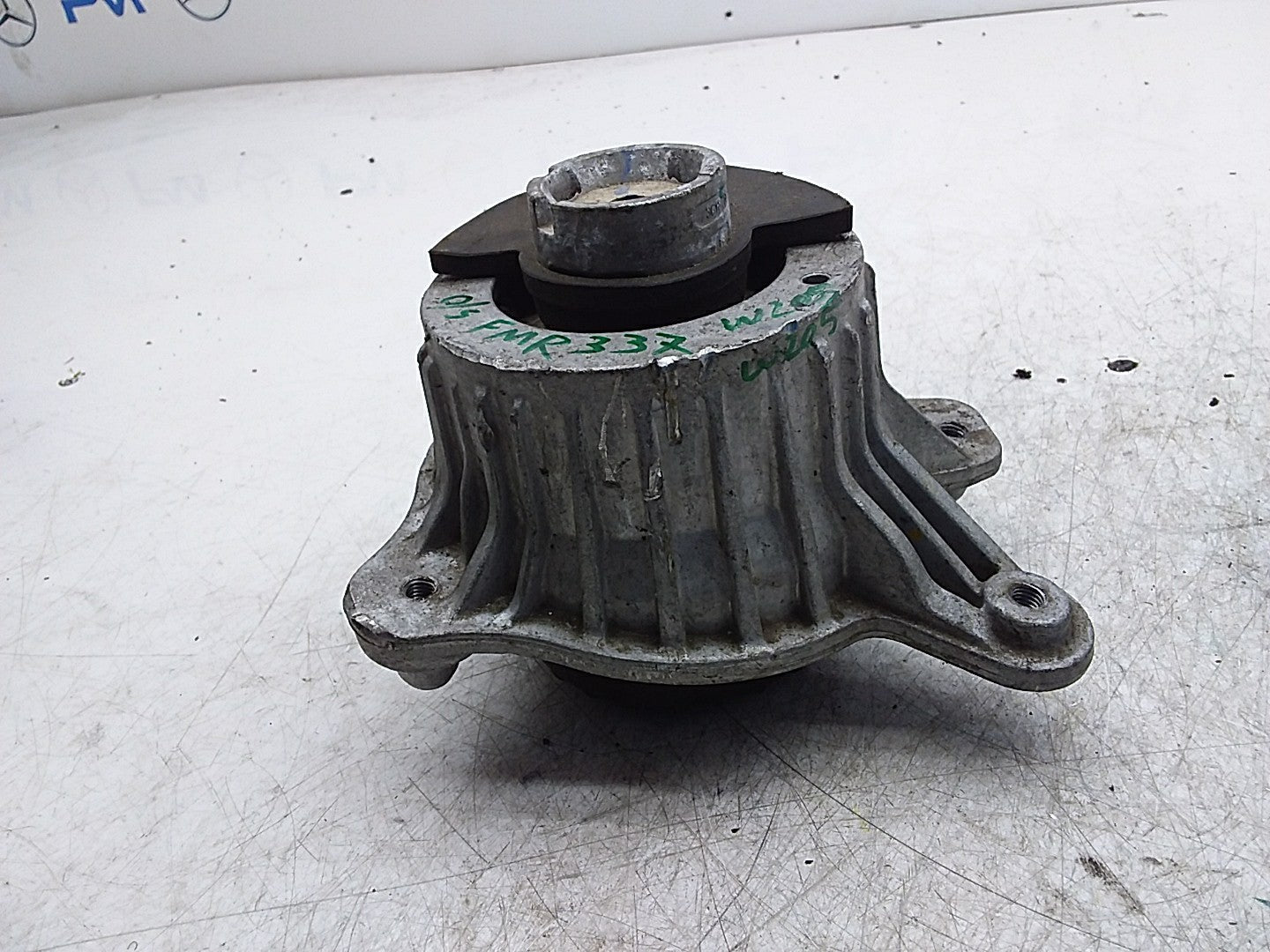 MERCEDES BENZ C-CLASS W205  ENGINE MOUNT RIGHT OS A2052407700 FMR337