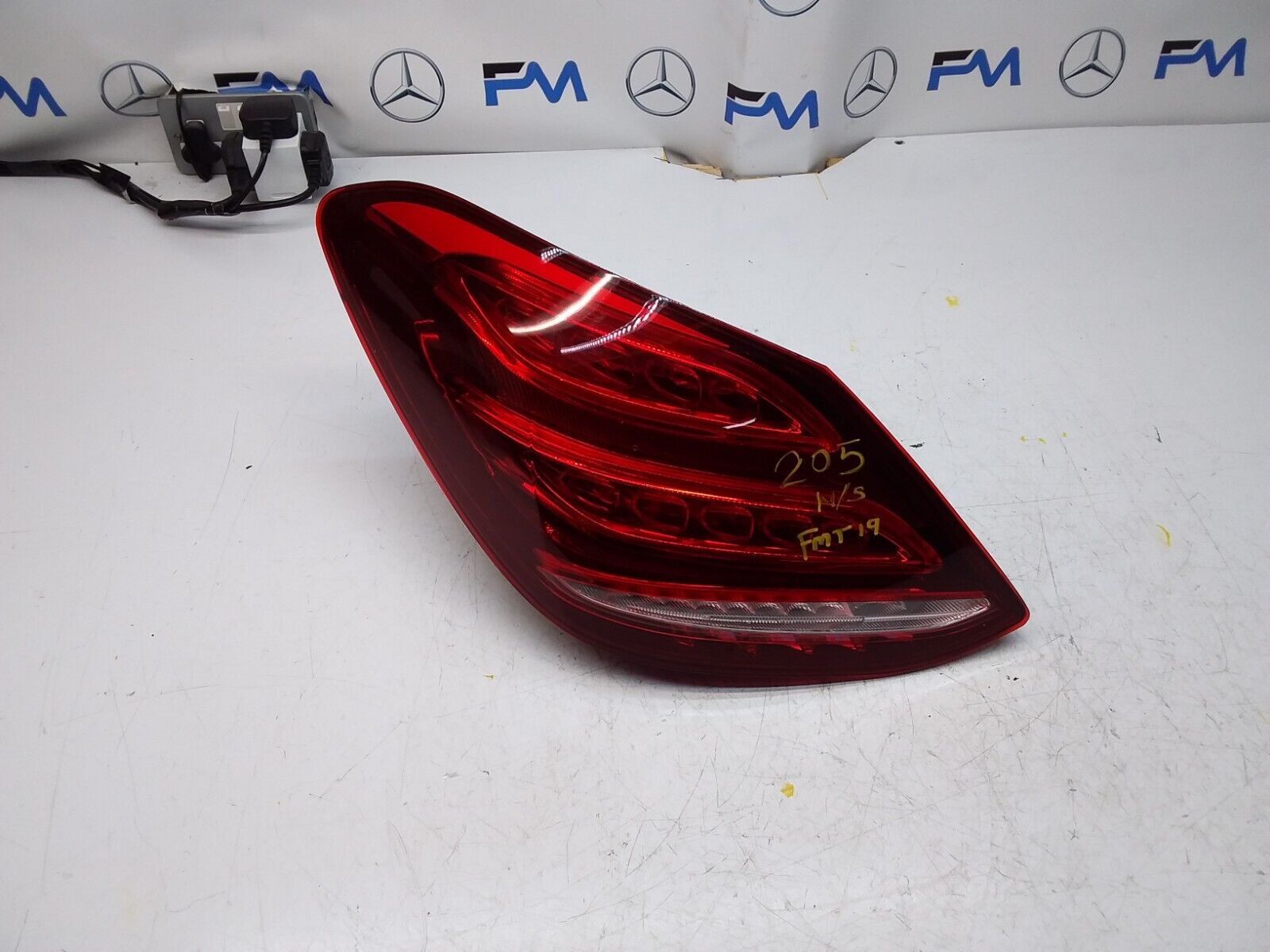 MERCEDES  C CLASS W205 REAR PASSENGER SIDE LED LIGHT FMT19 