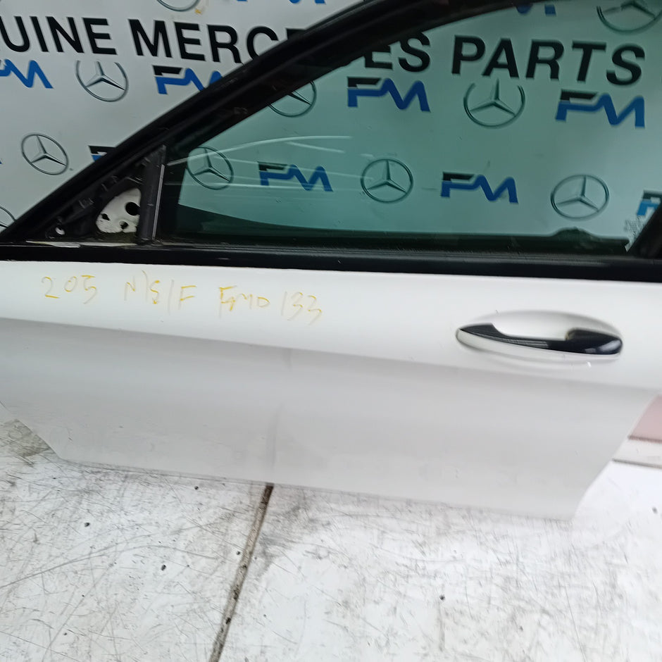 MERCEDES BENZ C-CLASS W205 PASSENGER SIDE FRONT DOOR N/S/F  WHITE FMD133
