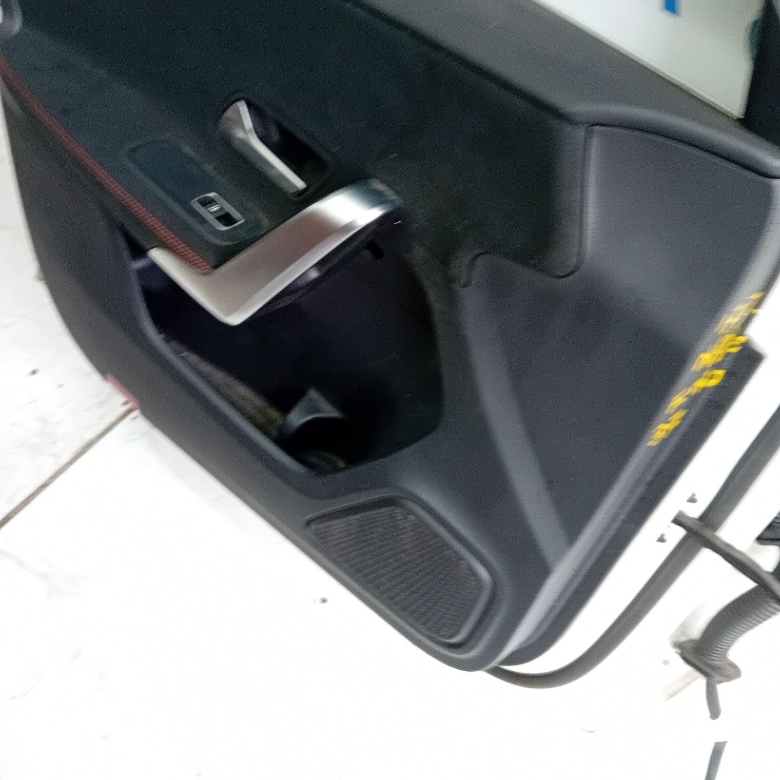 MERCEDES C-CLASS W177 PASSENGER SIDE FRONT DOOR N/S/F COMPLETE WHITE FMD37