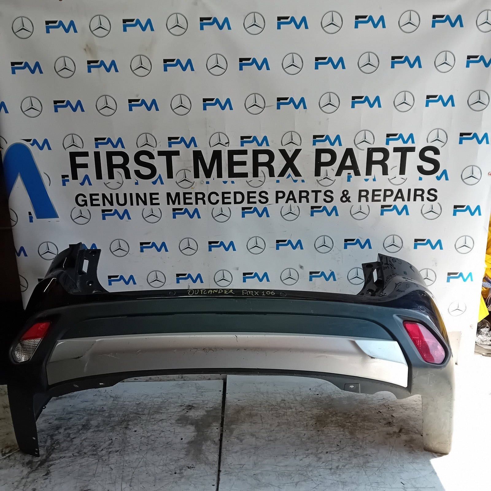 MITSUBISHI OUTLANDER MK3 REAR BUMPER BLACK 2013 COMPLETE FMX106