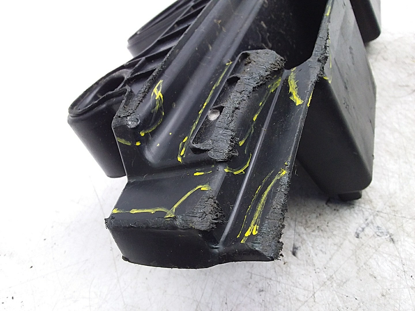 MERCEDES BENZ  C-CLASS W206 TRUNK BOOT TRIM ELEMENT A2066841500 FMR207
