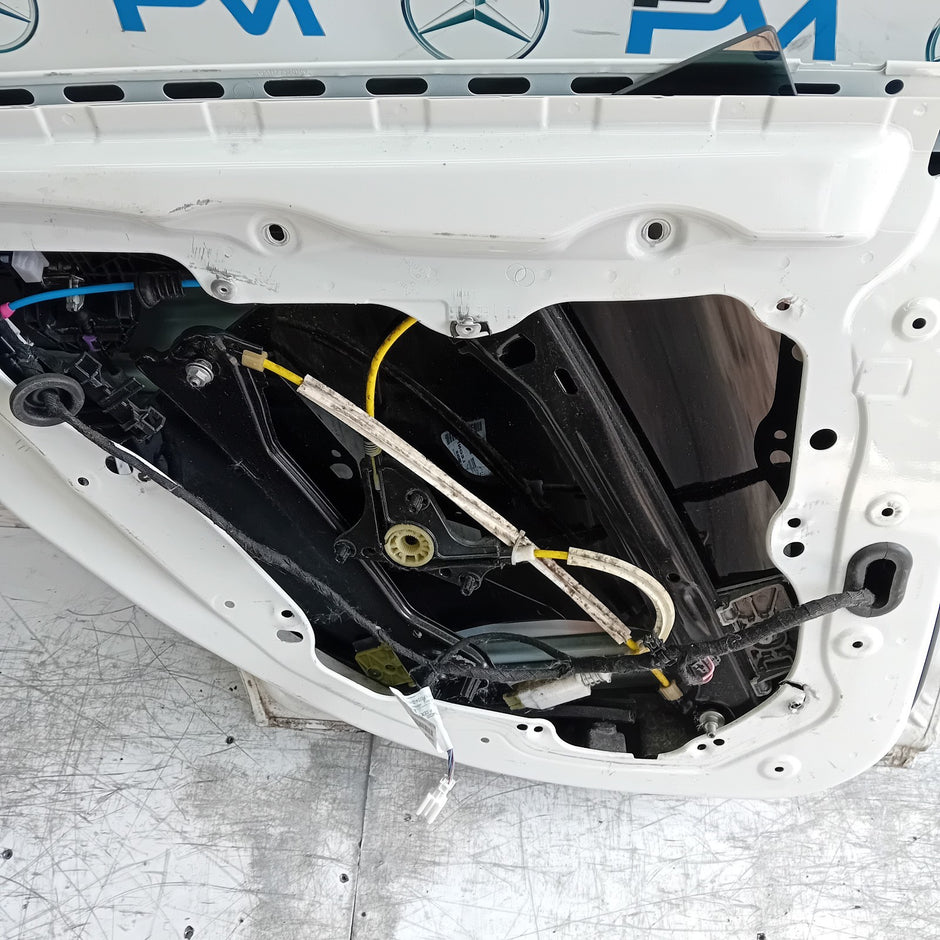 MERCEDES BENZ  CLA W117 PASSENGER REAR DOOR NSR WHITE 2014 FMD473