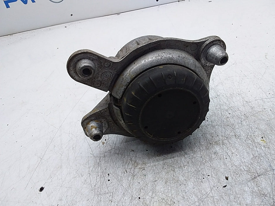 MERCEDES BENZ  C-CLASS  W205  ENGINE MOUNT LEFT NS A2052406817 FMR342