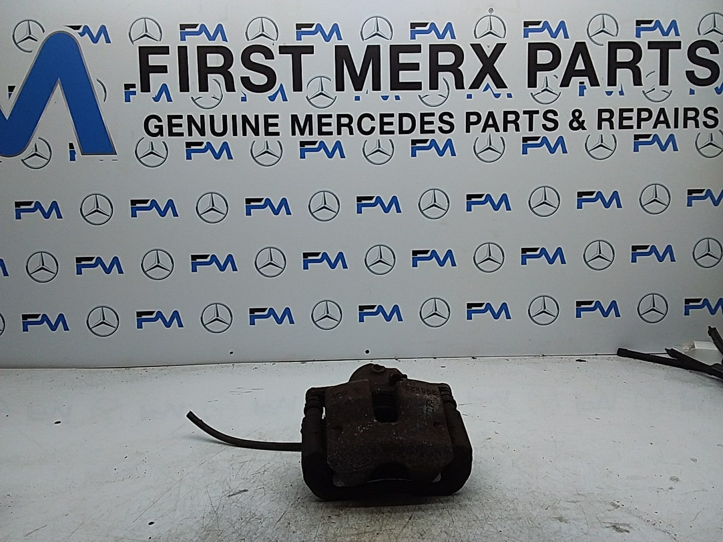 MERCEDES BENZ  C-CLASS W204 WHEEL BRAKE CALIPER  LEFT PASSENGER SIDE FMR366
