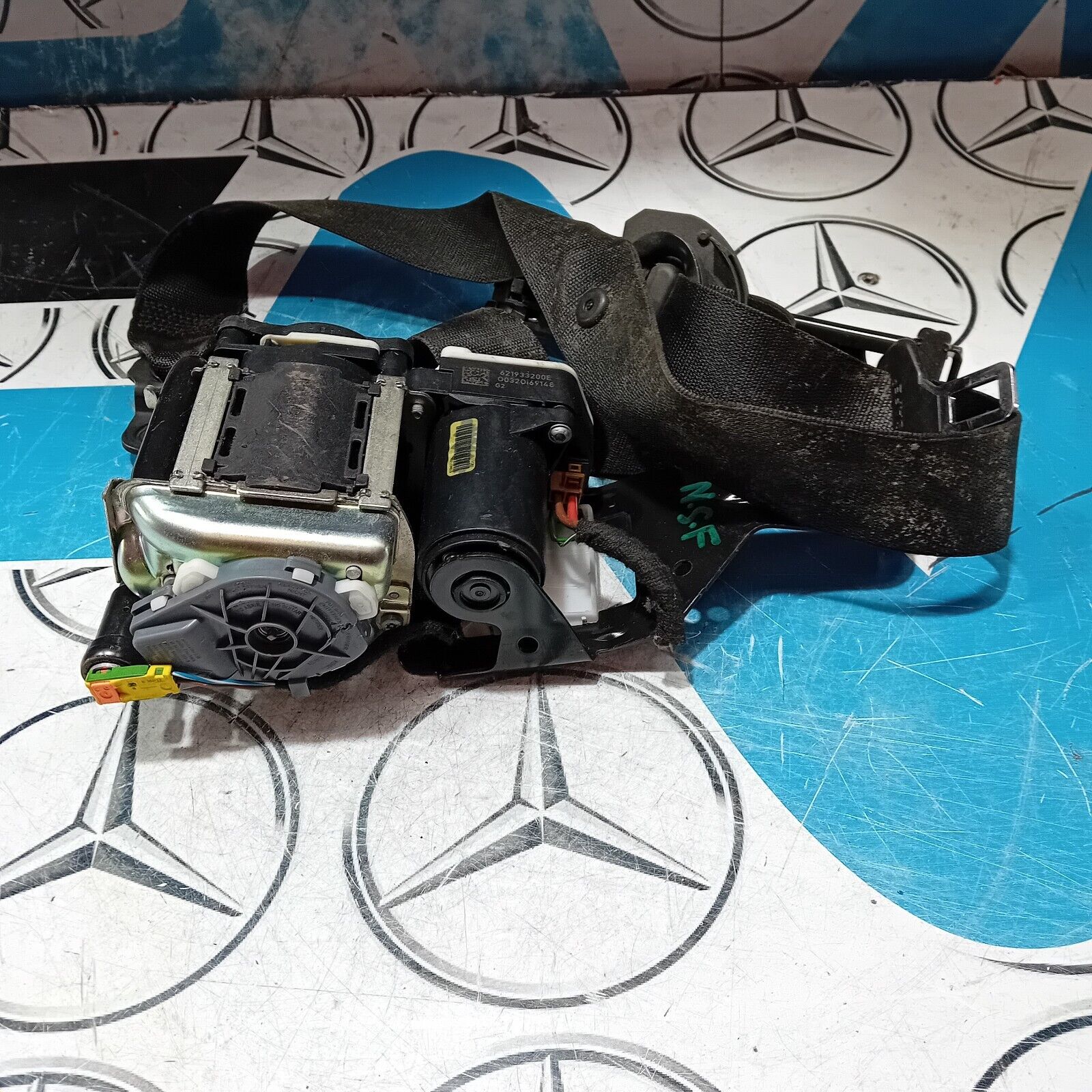 MERCEDES BENZ E-CLASS W212 PASSENGER SIDE FRONT SEAT BELT A2128600786