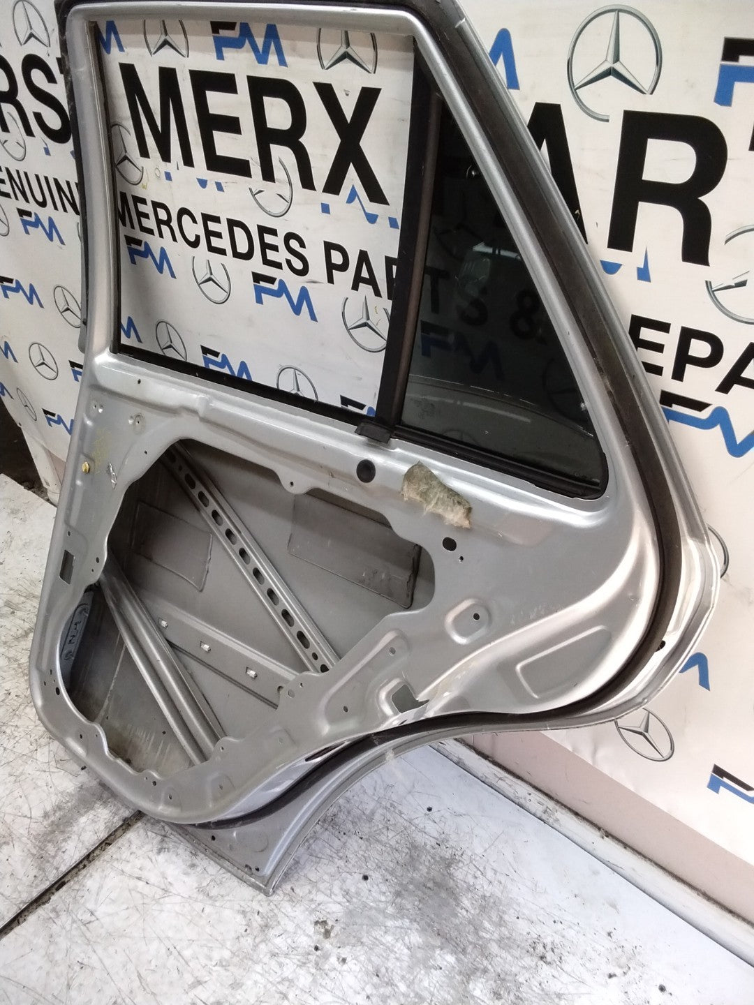 MERCEDES M-CLASS W164  DRIVER REAR DOOR OSR SILVER 2005-11 FMD571
