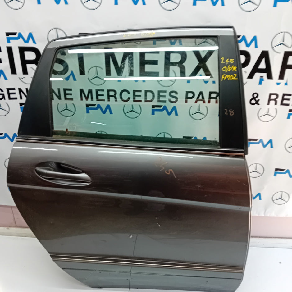 MERCEDES BENZ B-CLASS  W245  DRIVER SIDE REAR DOOR ( OFF SIDE REAR ) FM02