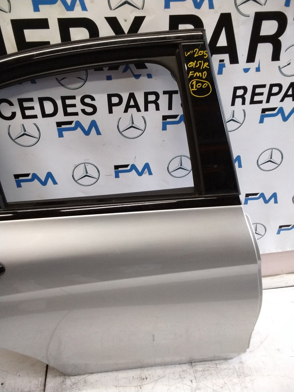 MERCEDES BENZ  C-CLASS W205 DRIVER SIDE REAR DOOR O/S/R COMPLETE SILVER FMD100
