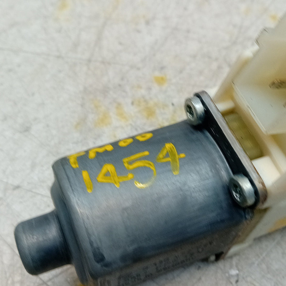MERCEDES B-CLASS W246 WINDOW REGULATOR MOTOR RIGHT OSF A2469065200 FM001454