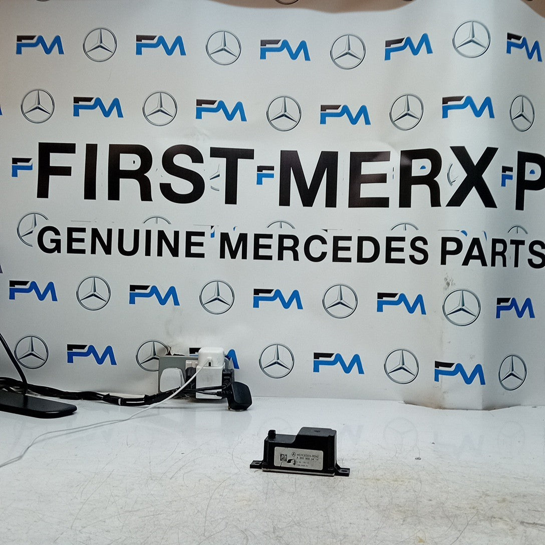 MERCEDES C-CLASS VOLTAGE CONVERTER AUXILIARY BATTERY W205 A2059053414 FM001536