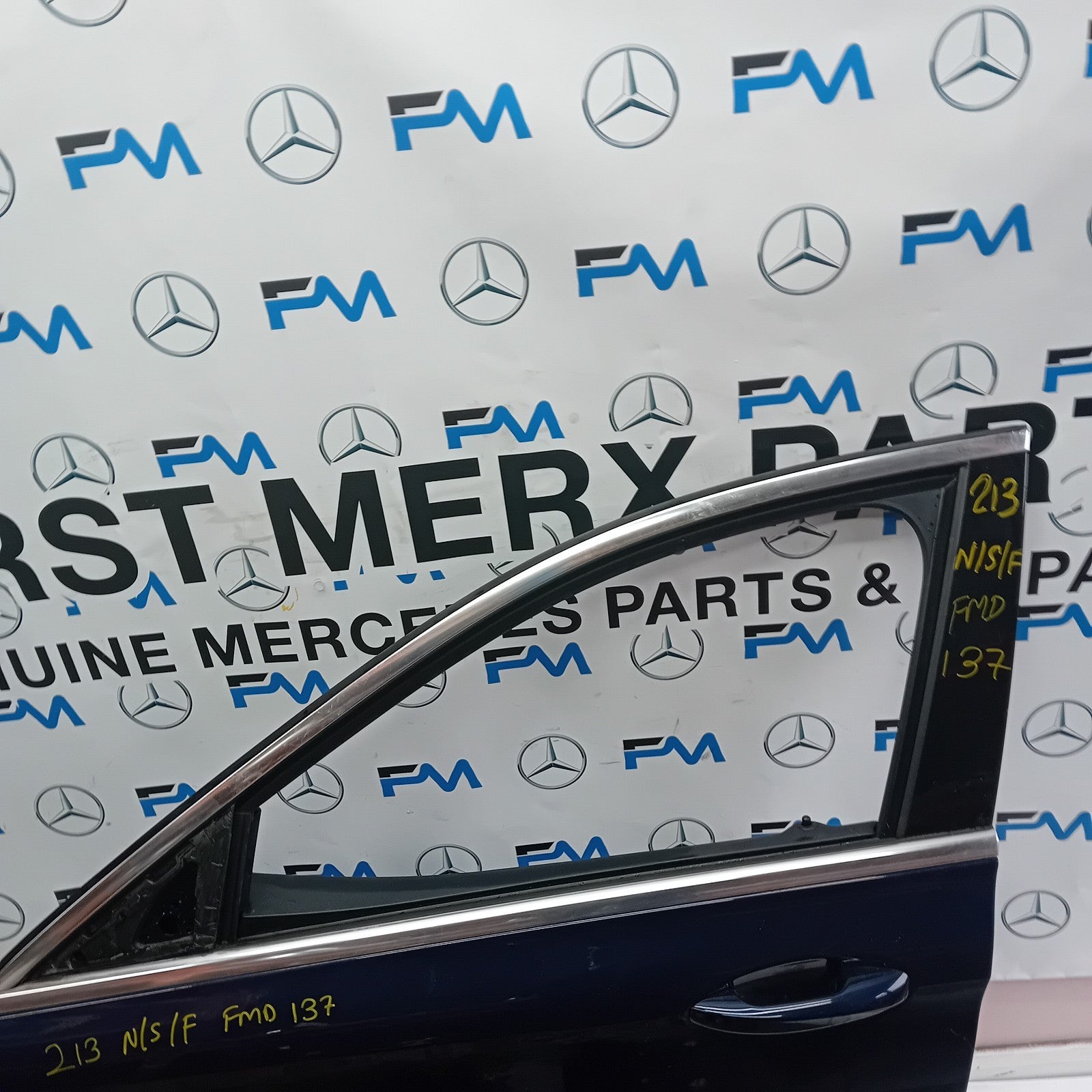 MERCEDES E-CLASS W213 PASSENGER SIDE FRONT DOOR N/S/F BLUE COMPLETE FMD137