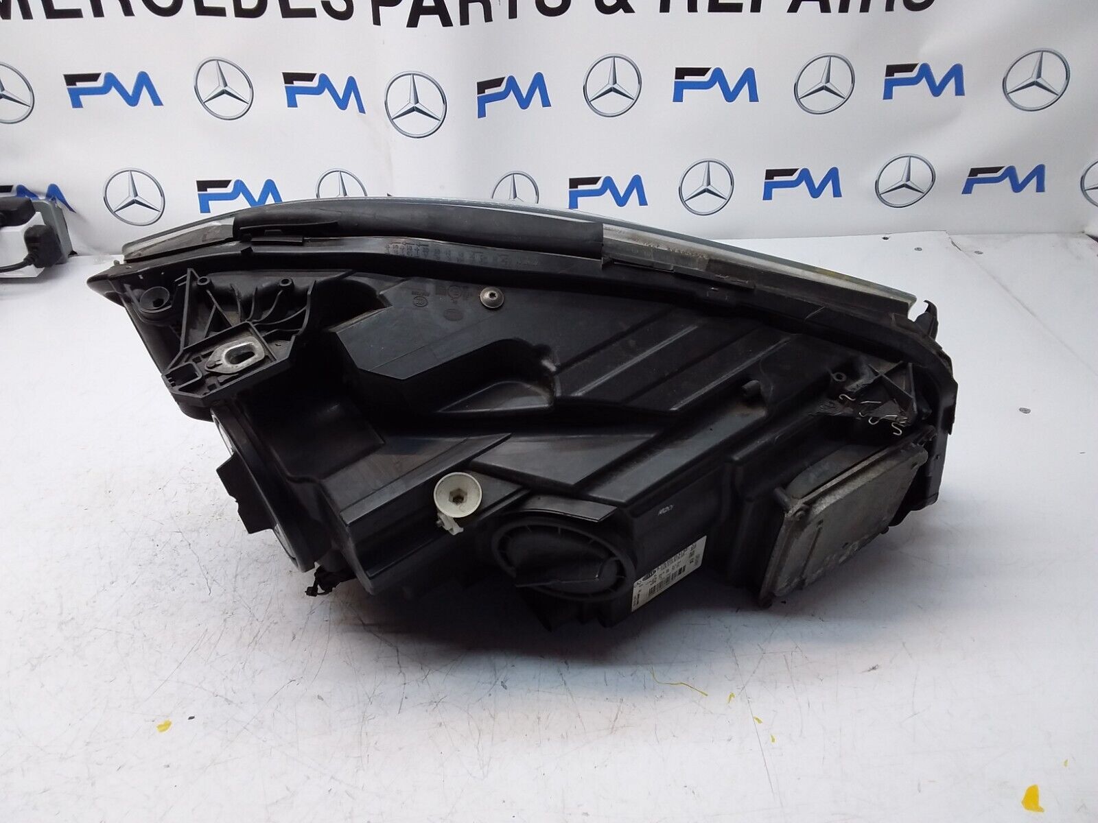 2016 MERCEDES A-CLASS W176 HEADLIGHT PASSENGER NS A1768202961 FMH114 (Damaged)