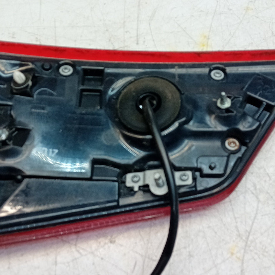 MITSUBISHI OUTLANDER MK3 DRIVER SIDE RIGHT REAR INNER TAIL LIGHT 2013 FMT299
