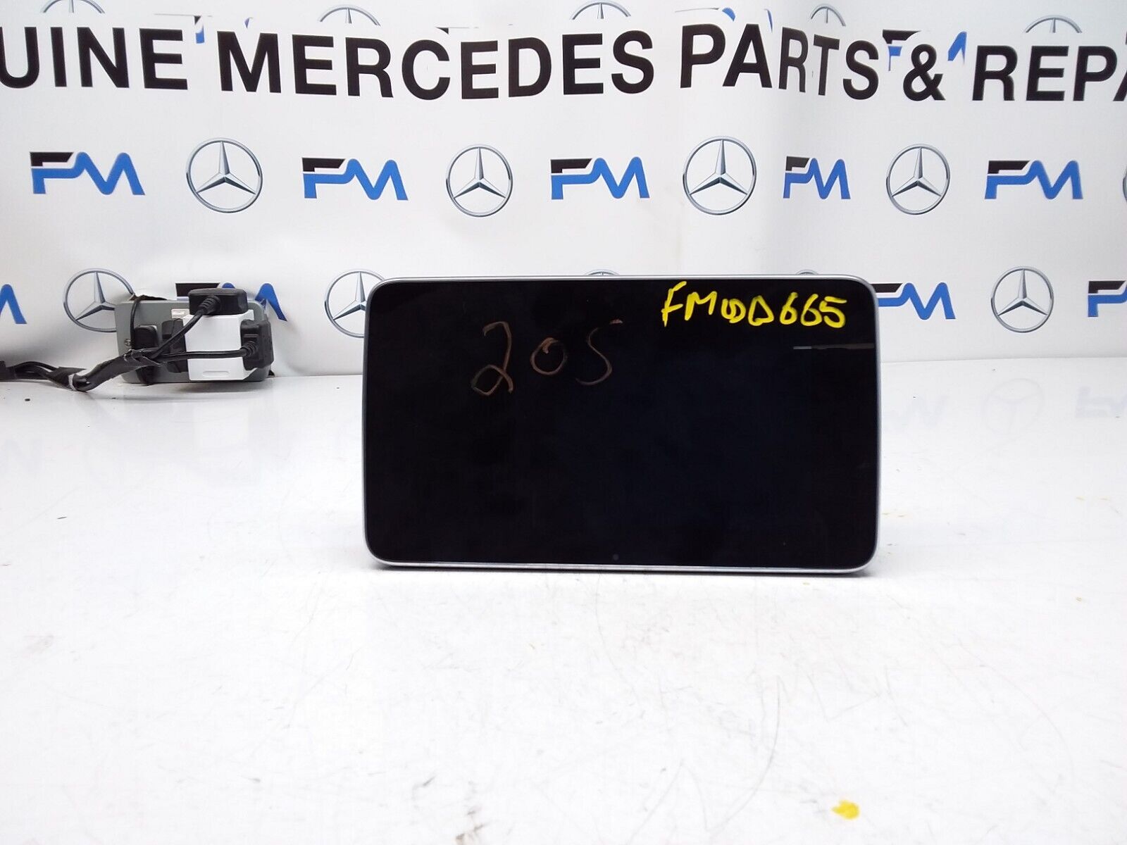 MERCEDES C-CLASS W205 2015 SAT NAV MULTIMEDIA SCREEN A2059002211 FM00665