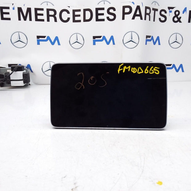 MERCEDES C-CLASS W205 2015 SAT NAV MULTIMEDIA SCREEN A2059002211 FM00665