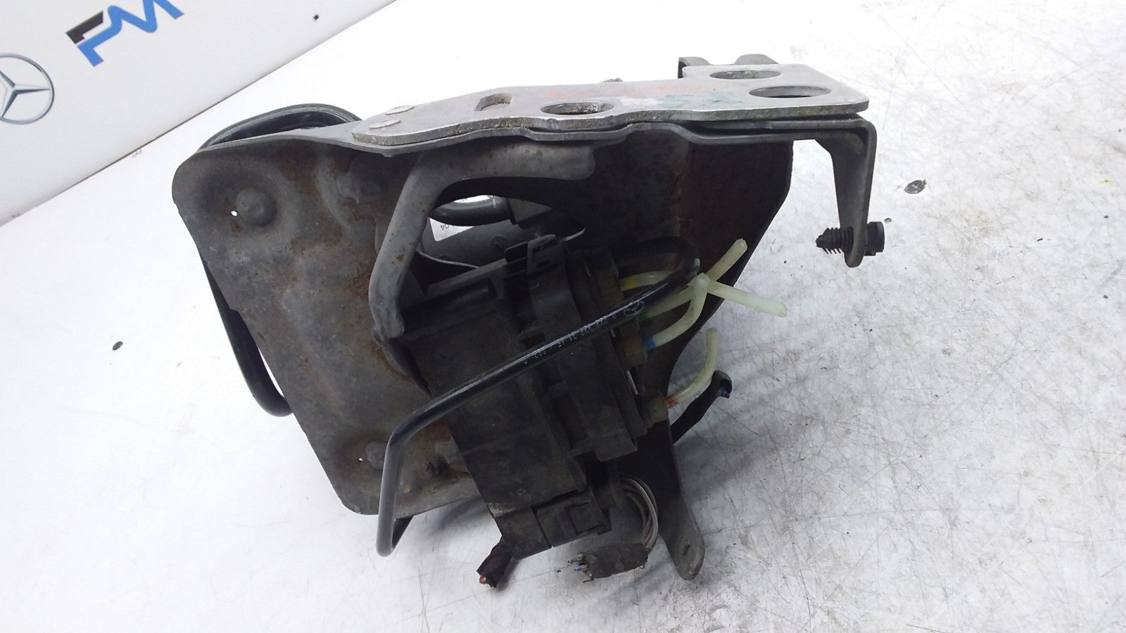 MERCEDES BENZ S-CLASS W222 AIR SUSPENSION COMPRESSOR A2223200604 FMR450