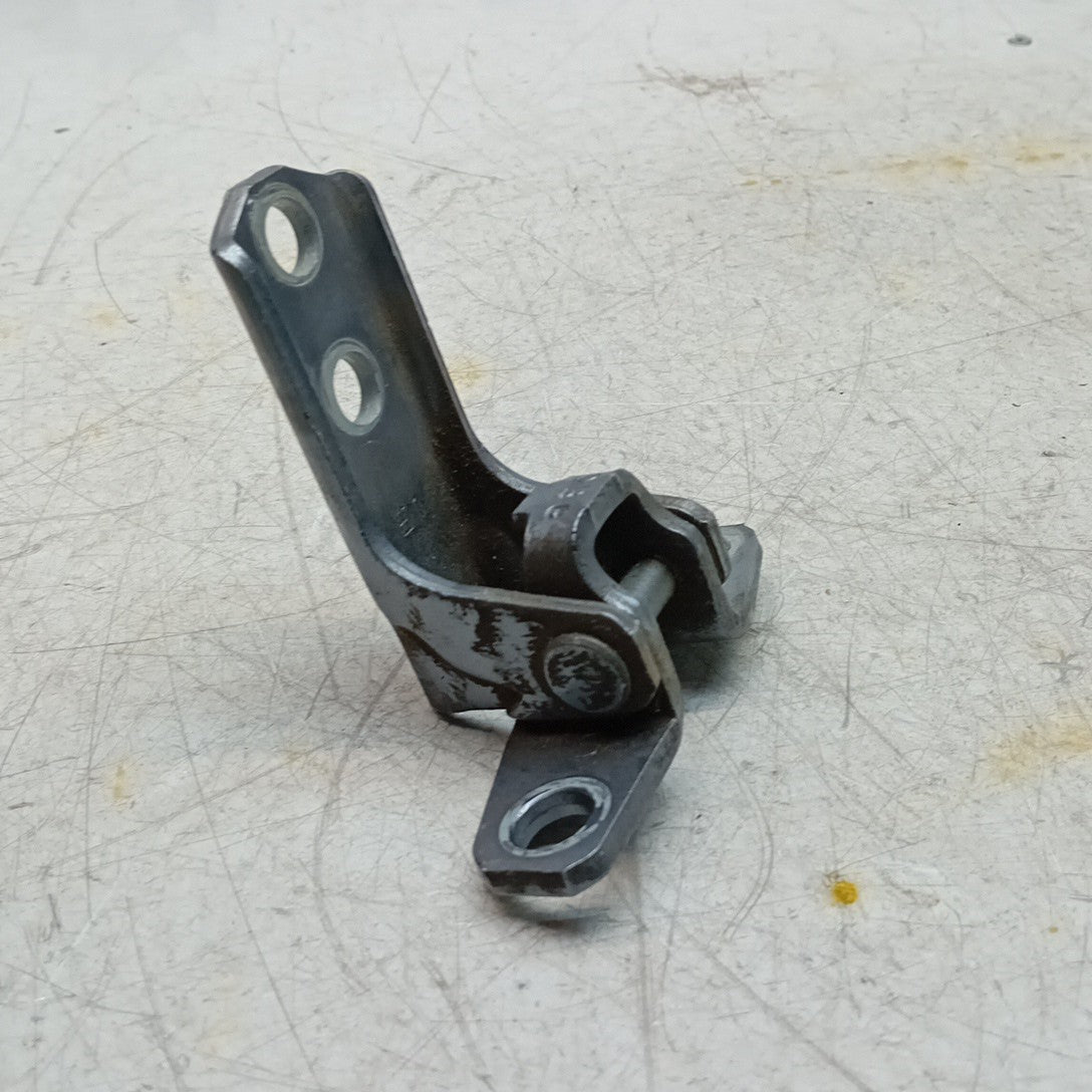 MITSUBISHI OUTLANDER MK3  FRONT DOOR HINGE PANEL E1 A046834 FM001644