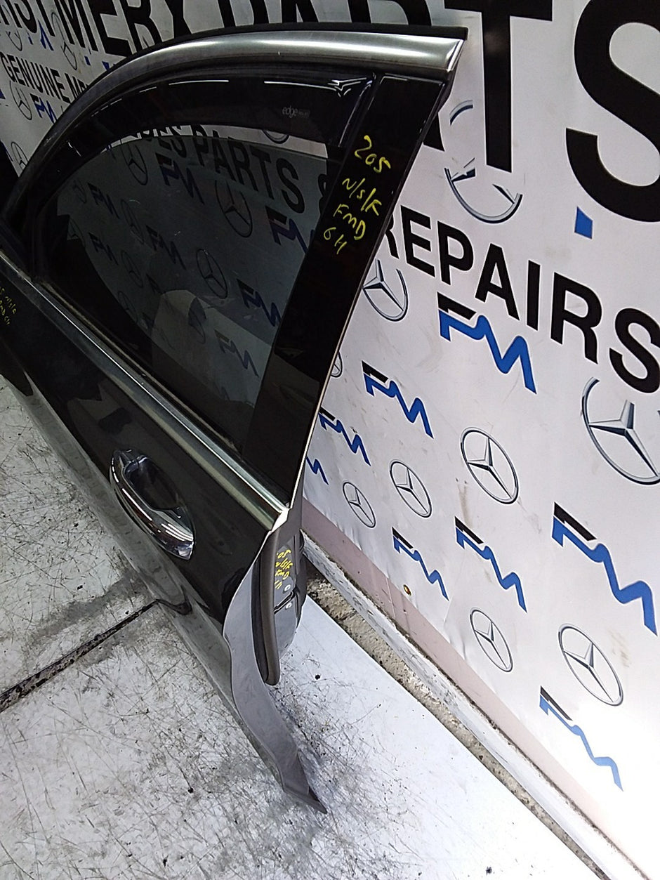 MERCEDES C-CLS W205  SLN PASSENGER FRONT DOOR NSF GREY 2014 ONWARDS  FMD611